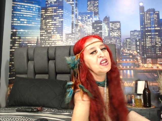 Lucy-mature live cam on BongaCams