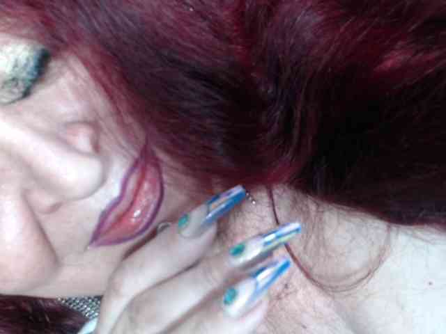 Lucy-mature webcam