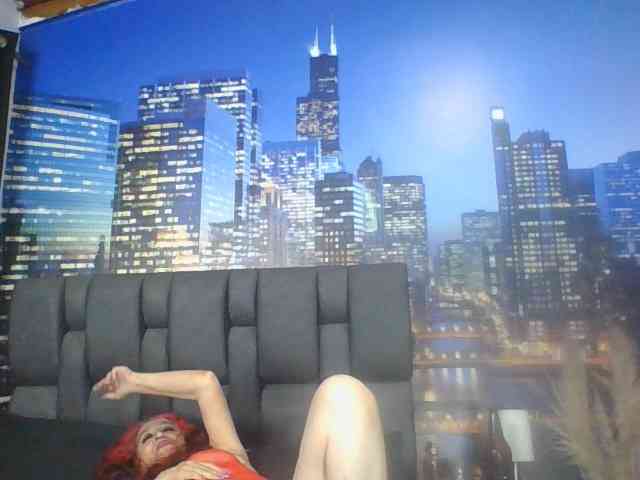 Lucy-mature webcam
