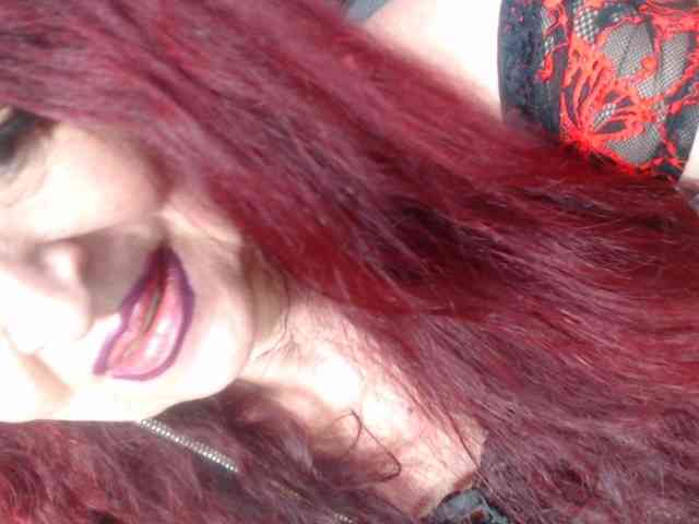 Lucy-mature webcam