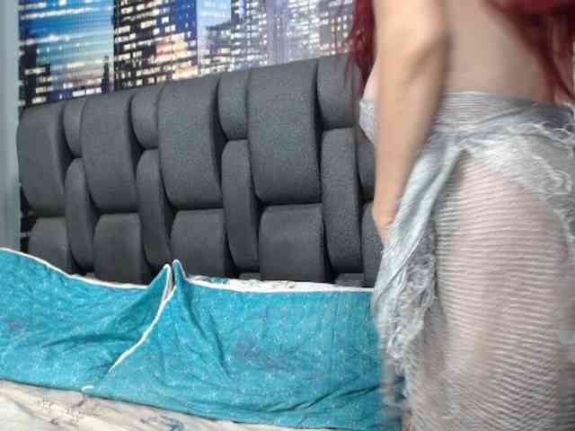 Lucy-mature webcam