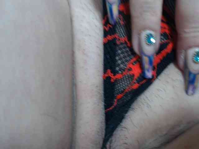 Lucy-mature webcam