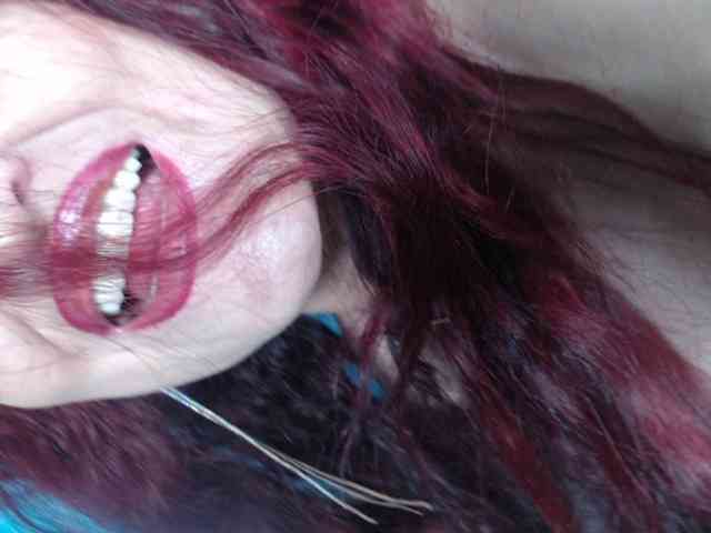 Lucy-mature webcam