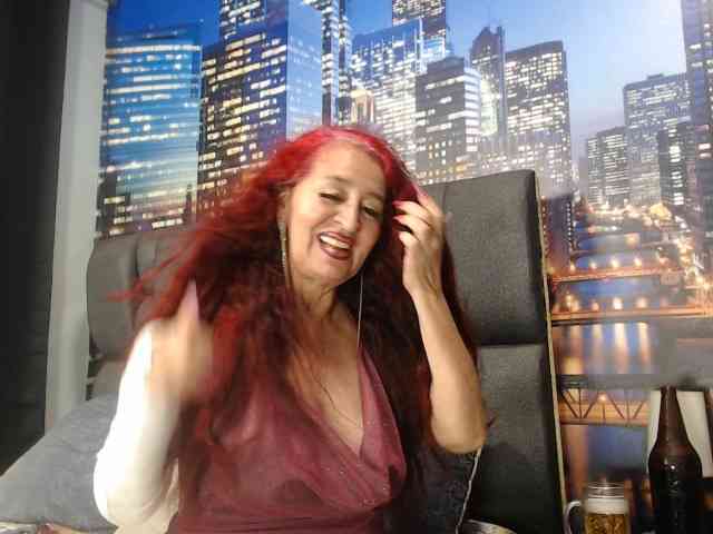 Lucy-mature webcam