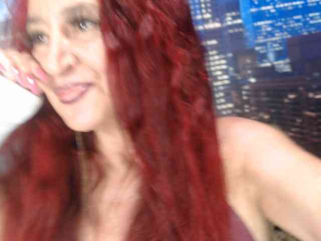 Lucy-mature webcam