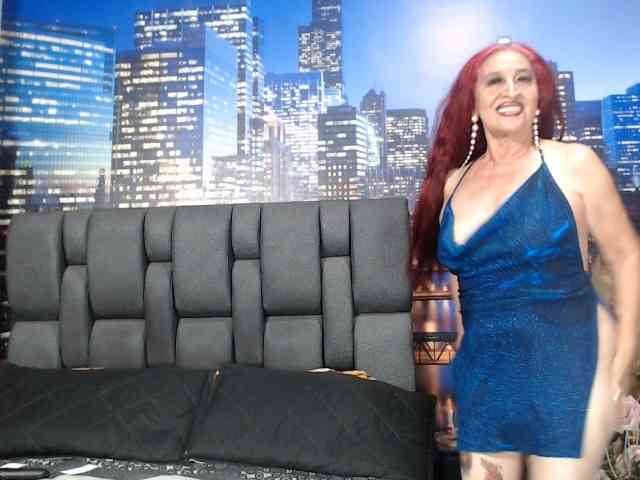 Lucy-mature webcam