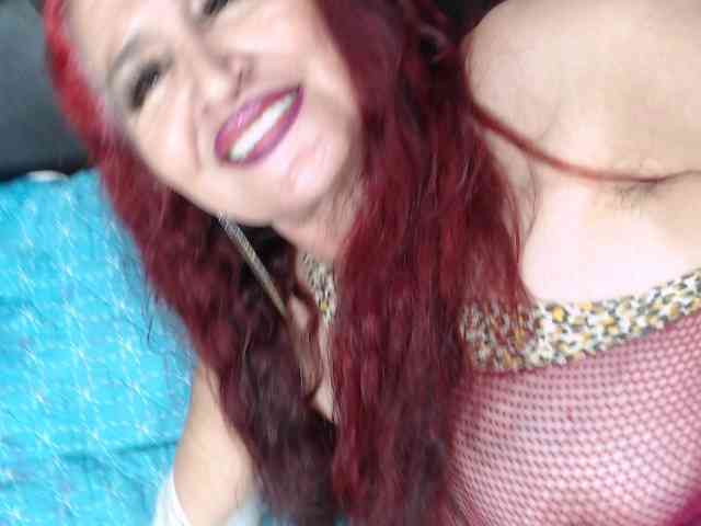 Lucy-mature webcam