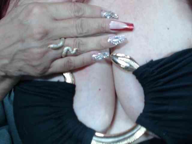 Lucy-mature webcam