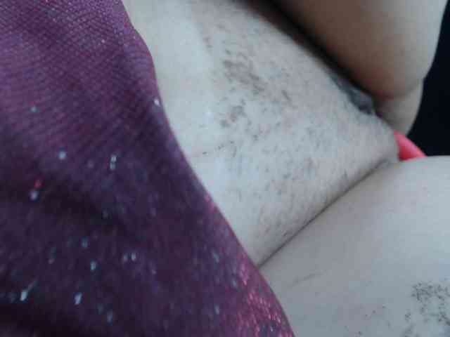 Lucy-mature webcam