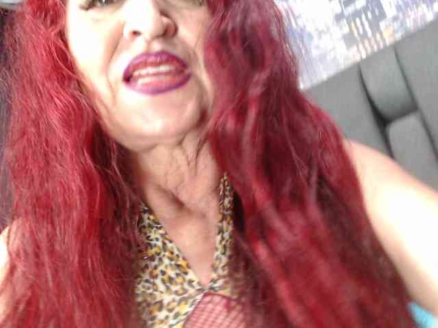 Lucy-mature webcam