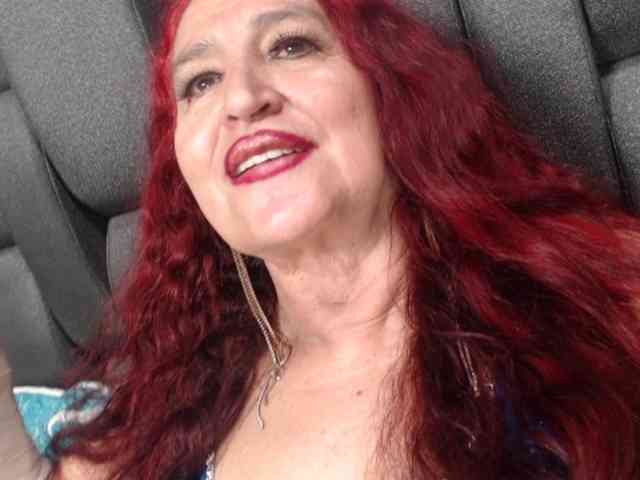 Lucy-mature webcam