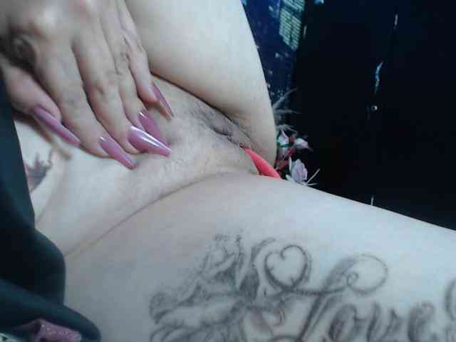 Lucy-mature webcam