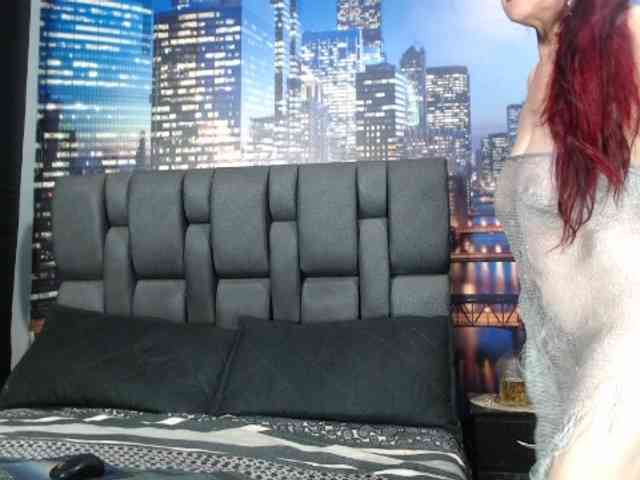 Lucy-mature webcam