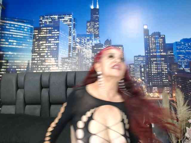 Lucy-mature webcam