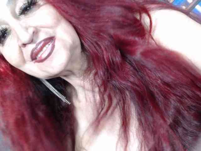 Lucy-mature webcam