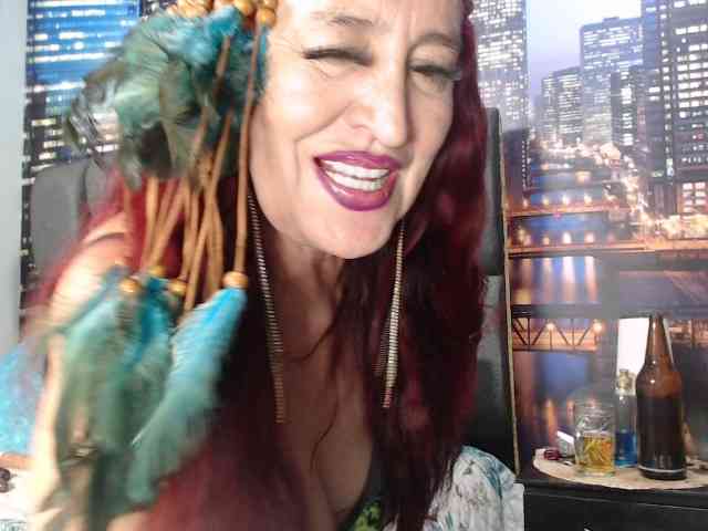 Lucy-mature webcam