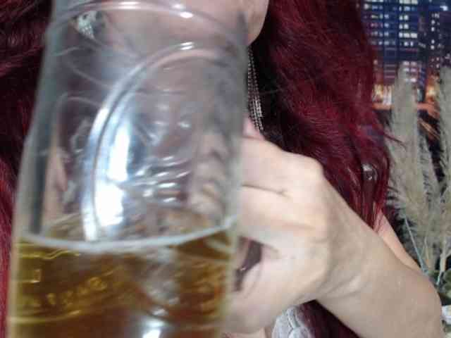 Lucy-mature webcam