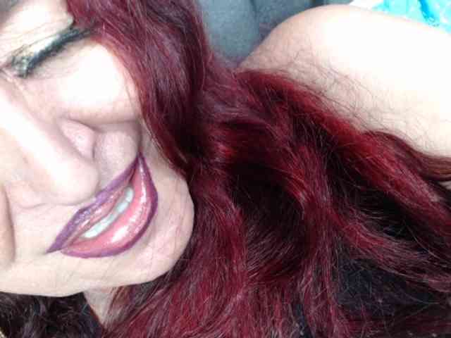 Lucy-mature webcam