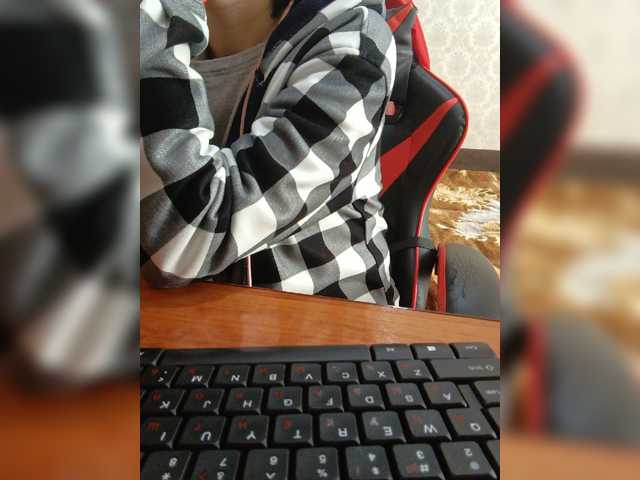 Olik-Pisa's BongaCams show and profile