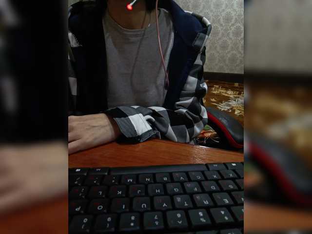 Olik-Pisa's BongaCams show and profile