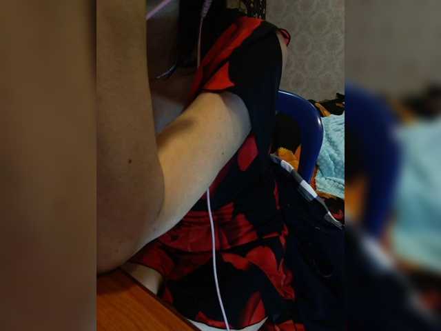 Dispatcher-Olya live cam on BongaCams