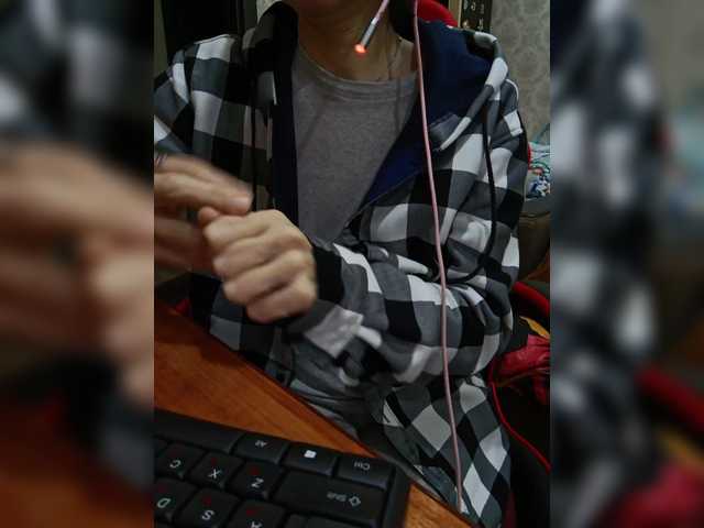 Olik-Pisa's BongaCams show and profile