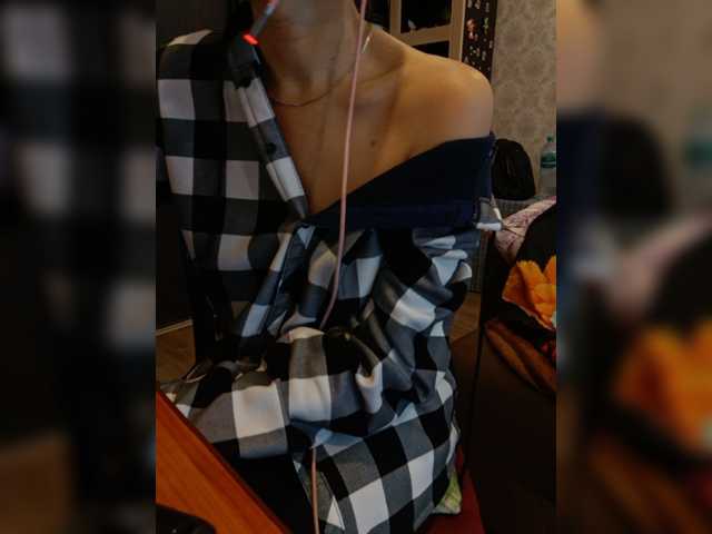 le modèle Dispatcher-Olya est en webcam porno dans un show sur le site bongacams, il possède les tags suivants: White/Caucasian,Brunette,Shaved