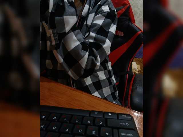 Olik-Pisa's BongaCams show and profile