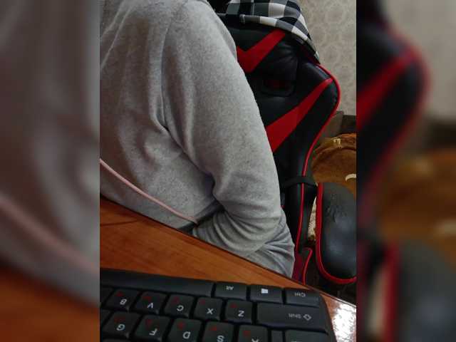 Olik-Pisa's BongaCams show and profile