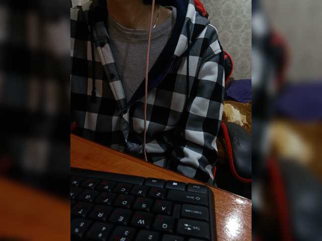 Olik-Pisa's BongaCams show and profile