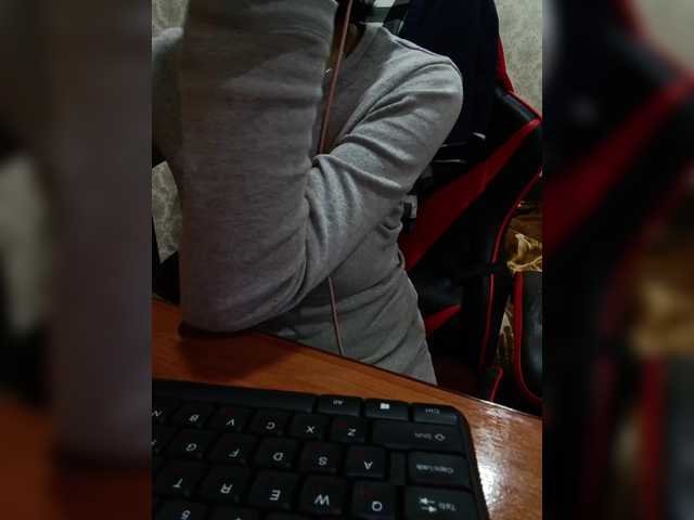 Olik-Pisa's BongaCams show and profile