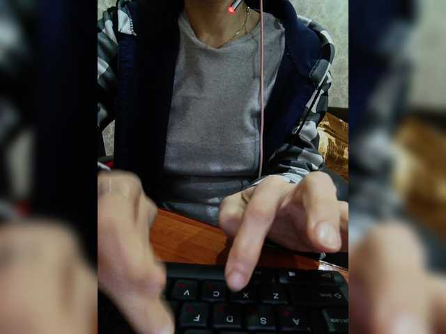 Olik-Pisa's BongaCams show and profile