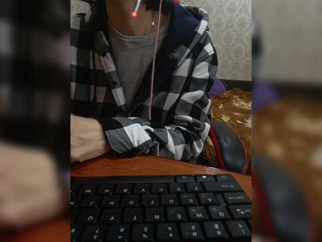 Olik-Pisa's BongaCams show and profile