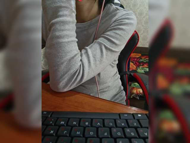 Olik-Pisa's BongaCams show and profile