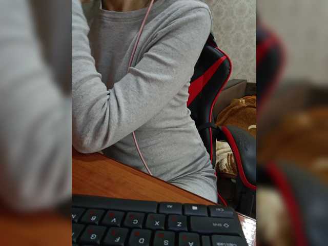 Olik-Pisa's BongaCams show and profile