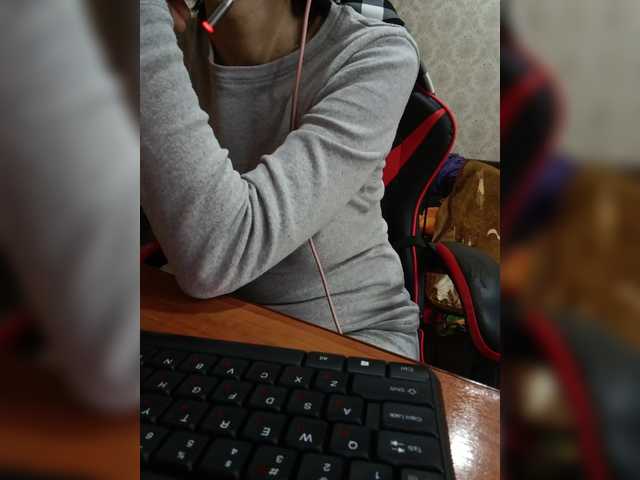 Olik-Pisa's BongaCams show and profile