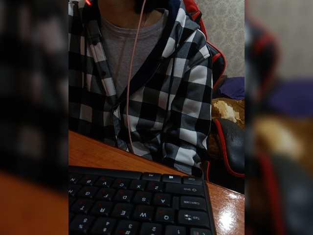 Olik-Pisa's BongaCams show and profile