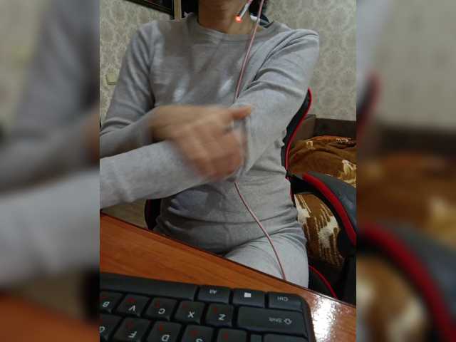 Olik-Pisa's BongaCams show and profile