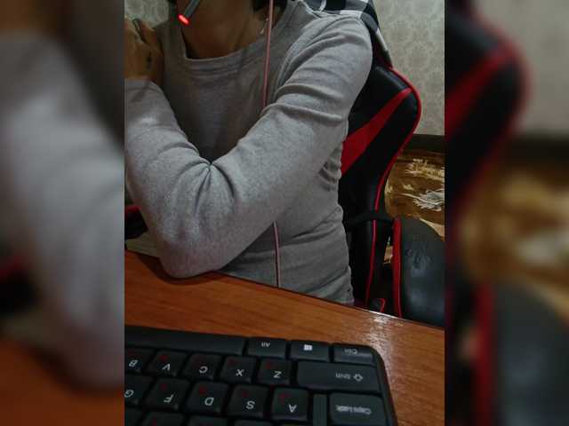 Olik-Pisa's BongaCams show and profile