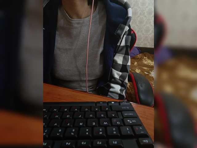 Olik-Pisa's BongaCams show and profile