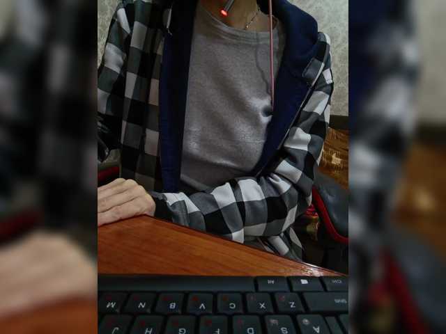 Olik-Pisa's BongaCams show and profile