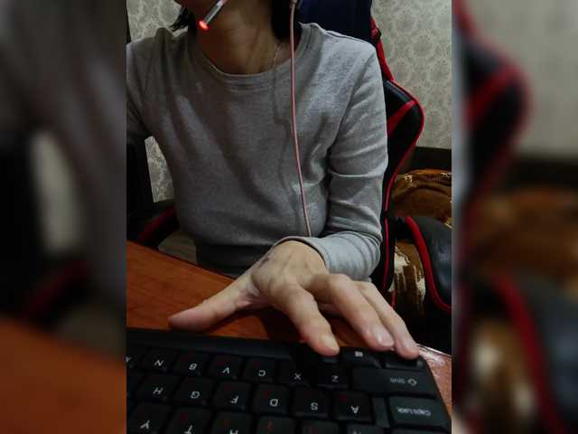 Olik-Pisa's BongaCams show and profile