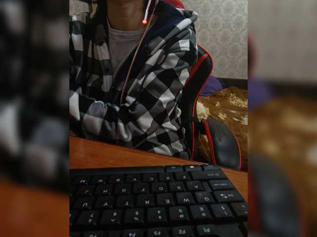 Olik-Pisa's BongaCams show and profile