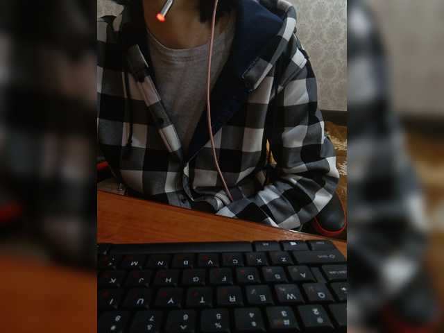 Olik-Pisa's BongaCams show and profile