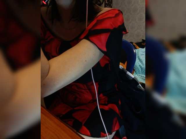 Dispatcher-Olya live cam on BongaCams