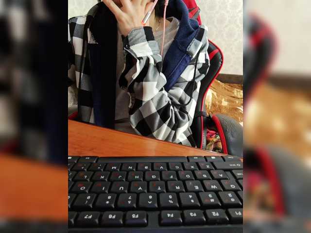 Olik-Pisa's BongaCams show and profile