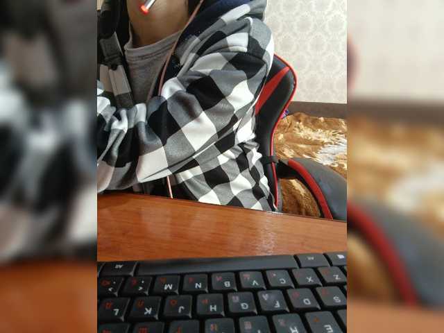 Olik-Pisa's BongaCams show and profile