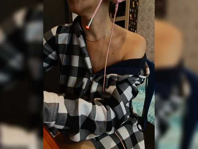 Olik-Pisa, live now on BongaCams