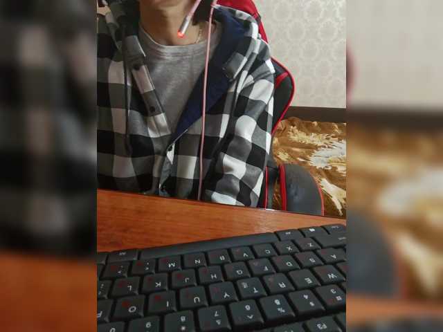 Olik-Pisa's BongaCams show and profile