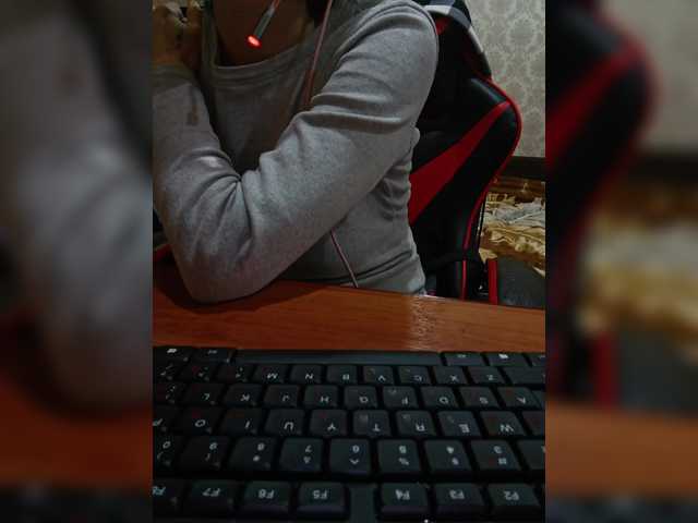 Olik-Pisa's BongaCams show and profile